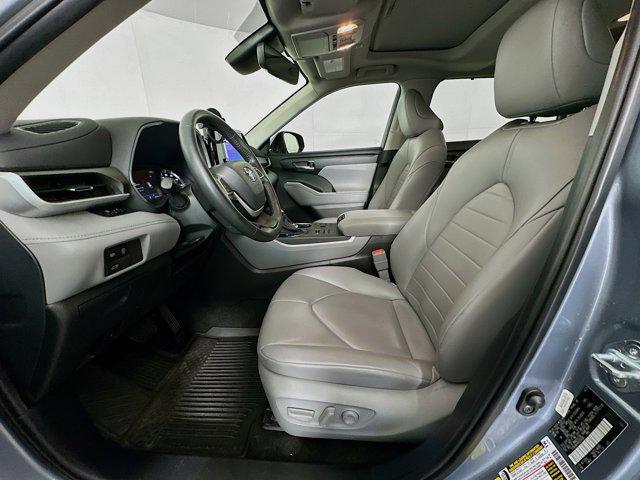 used 2024 Toyota Highlander car, priced at $39,496