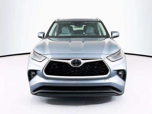 used 2024 Toyota Highlander car, priced at $39,496