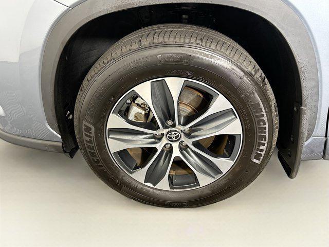used 2024 Toyota Highlander car, priced at $39,496