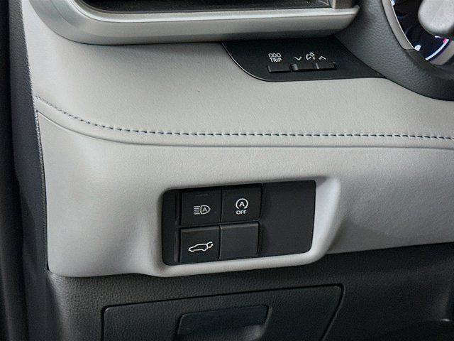 used 2024 Toyota Highlander car, priced at $39,496
