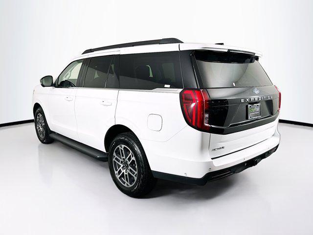 used 2025 Ford Expedition car, priced at $54,697