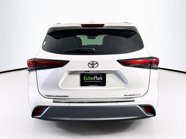 used 2021 Toyota Highlander car, priced at $32,987