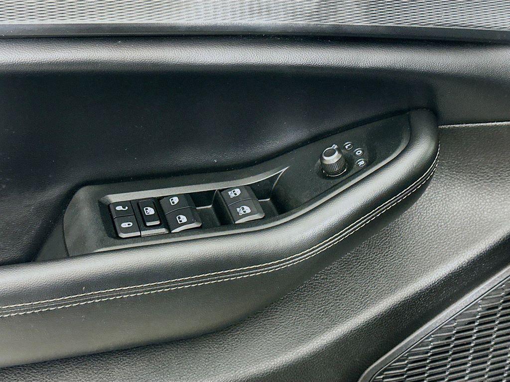 used 2024 Jeep Grand Cherokee car, priced at $29,996