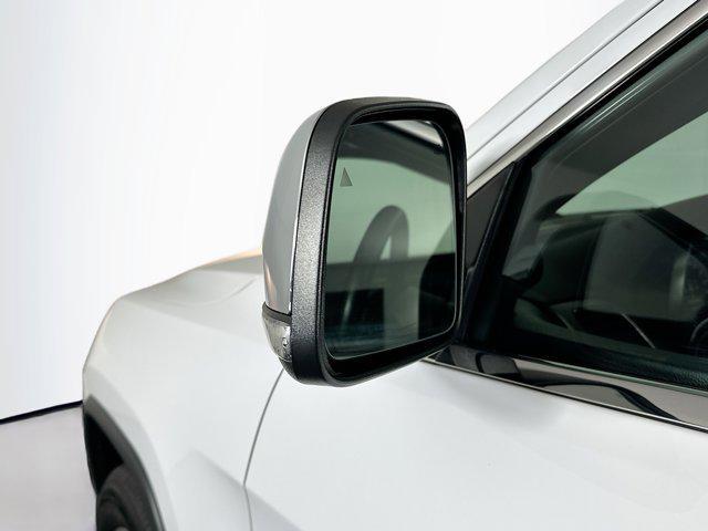 used 2022 Jeep Grand Cherokee car, priced at $25,437