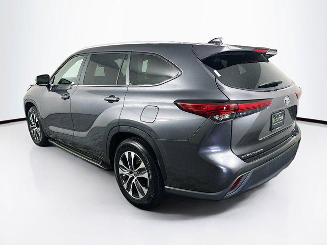 used 2023 Toyota Highlander car, priced at $31,497