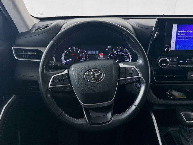used 2023 Toyota Highlander car, priced at $31,497