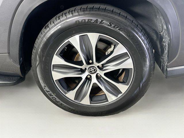 used 2023 Toyota Highlander car, priced at $31,497