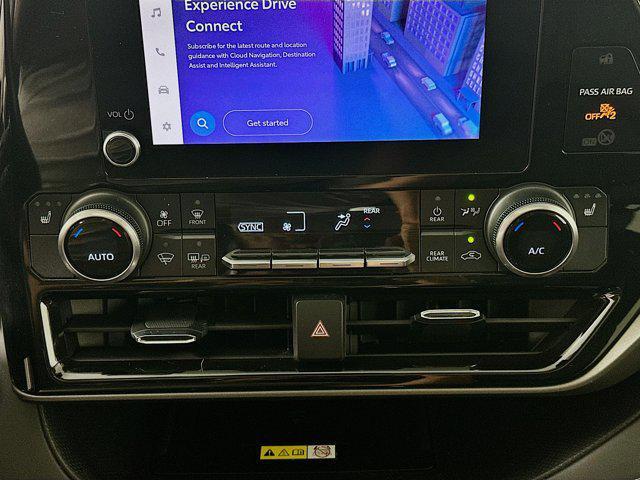 used 2023 Toyota Highlander car, priced at $31,497