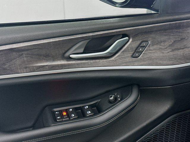 used 2023 Jeep Grand Cherokee car, priced at $28,987