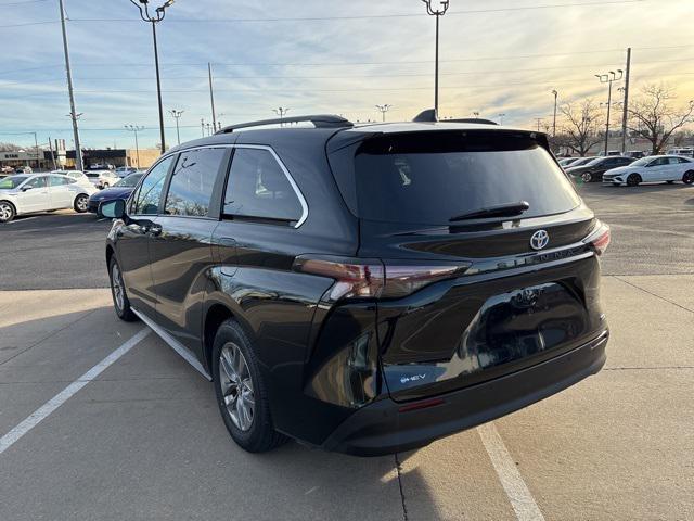 used 2025 Toyota Sienna car, priced at $43,999
