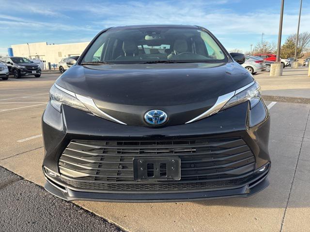 used 2025 Toyota Sienna car, priced at $43,999