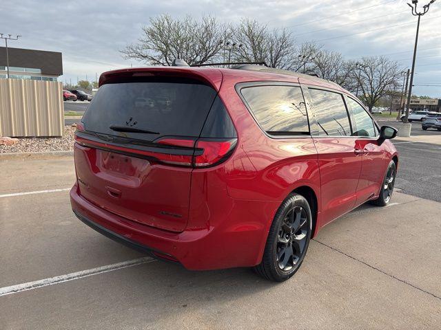 used 2025 Chrysler Pacifica car, priced at $39,656