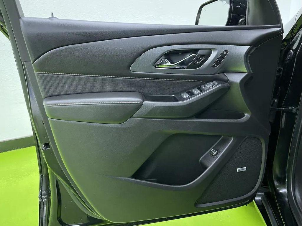 used 2019 Chevrolet Traverse car, priced at $23,988