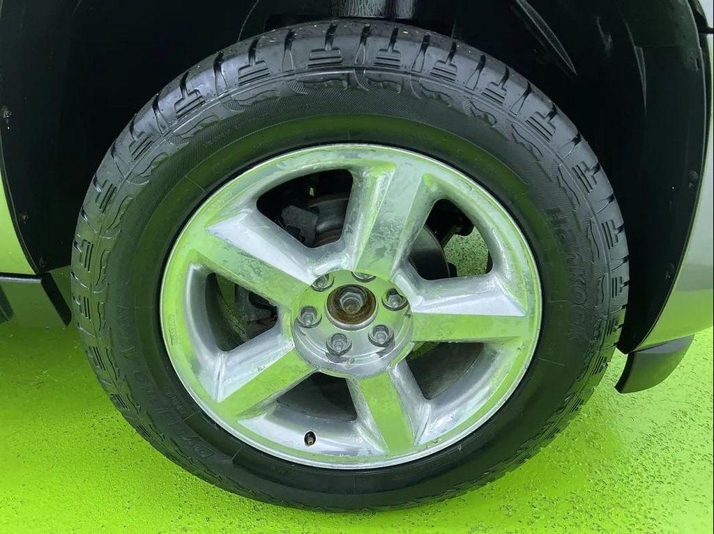 used 2007 Chevrolet Avalanche car, priced at $7,988
