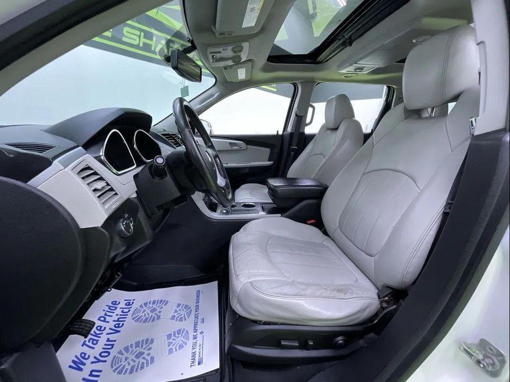 used 2011 Chevrolet Traverse car, priced at $2,988