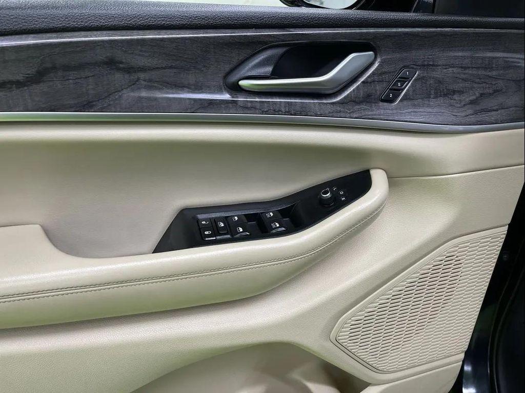 used 2024 Jeep Grand Cherokee car, priced at $33,988