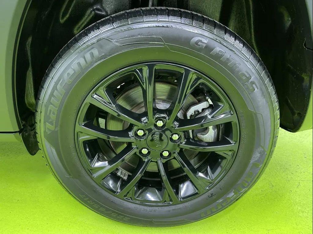 used 2023 Jeep Cherokee car