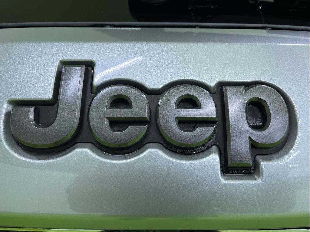 used 2020 Jeep Grand Cherokee car, priced at $22,988