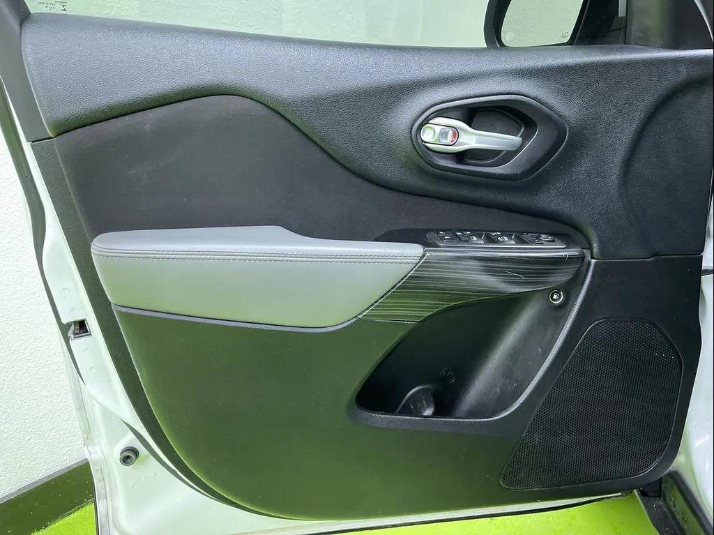 used 2014 Jeep Cherokee car, priced at $4,988