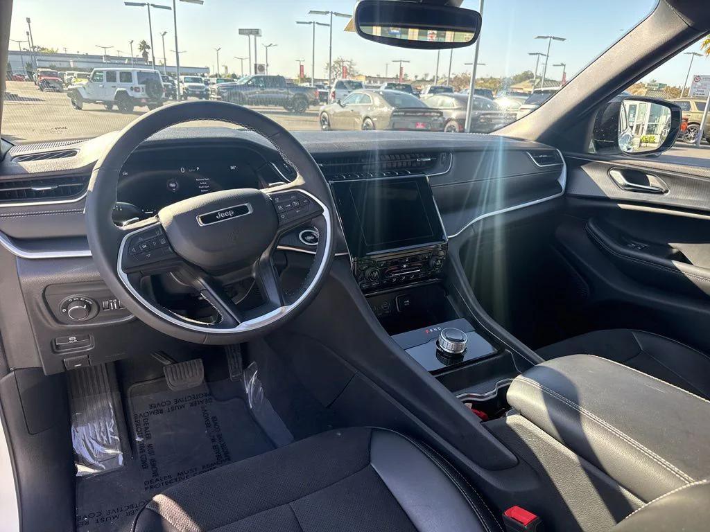 used 2024 Jeep Grand Cherokee car, priced at $32,990