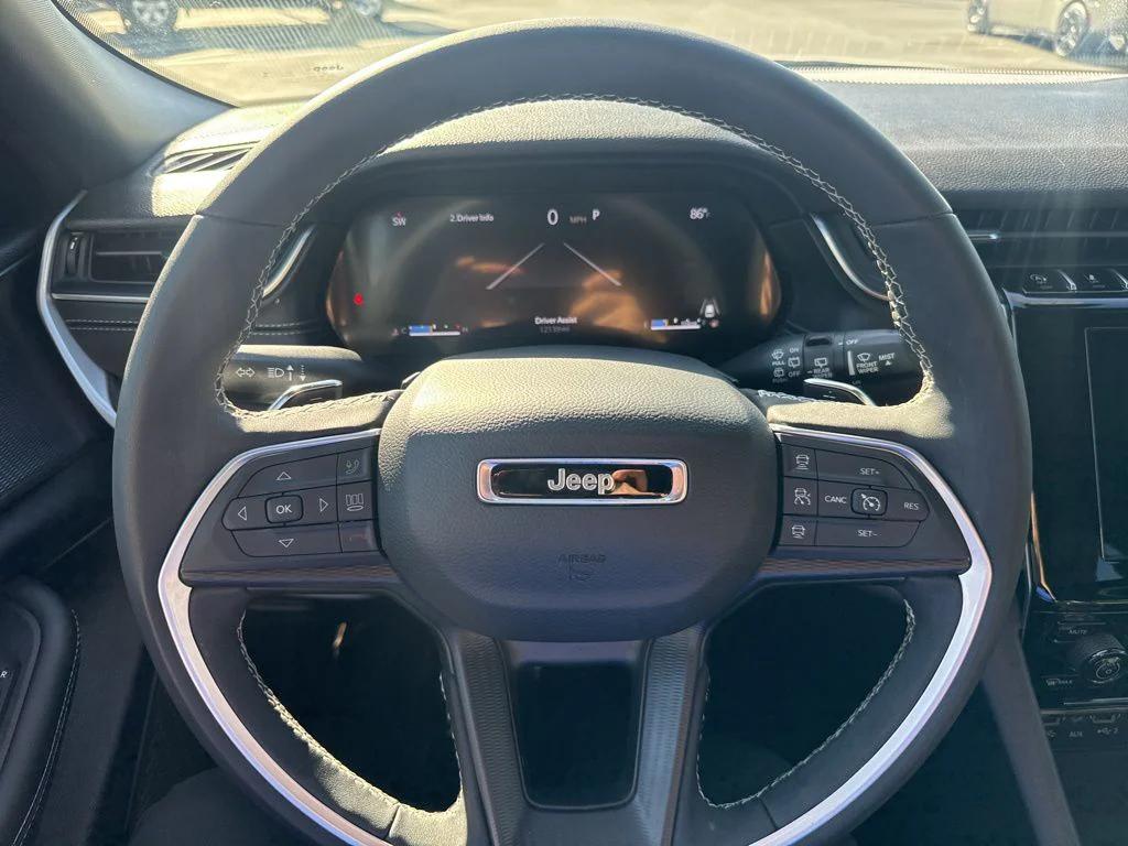 used 2024 Jeep Grand Cherokee car, priced at $32,990