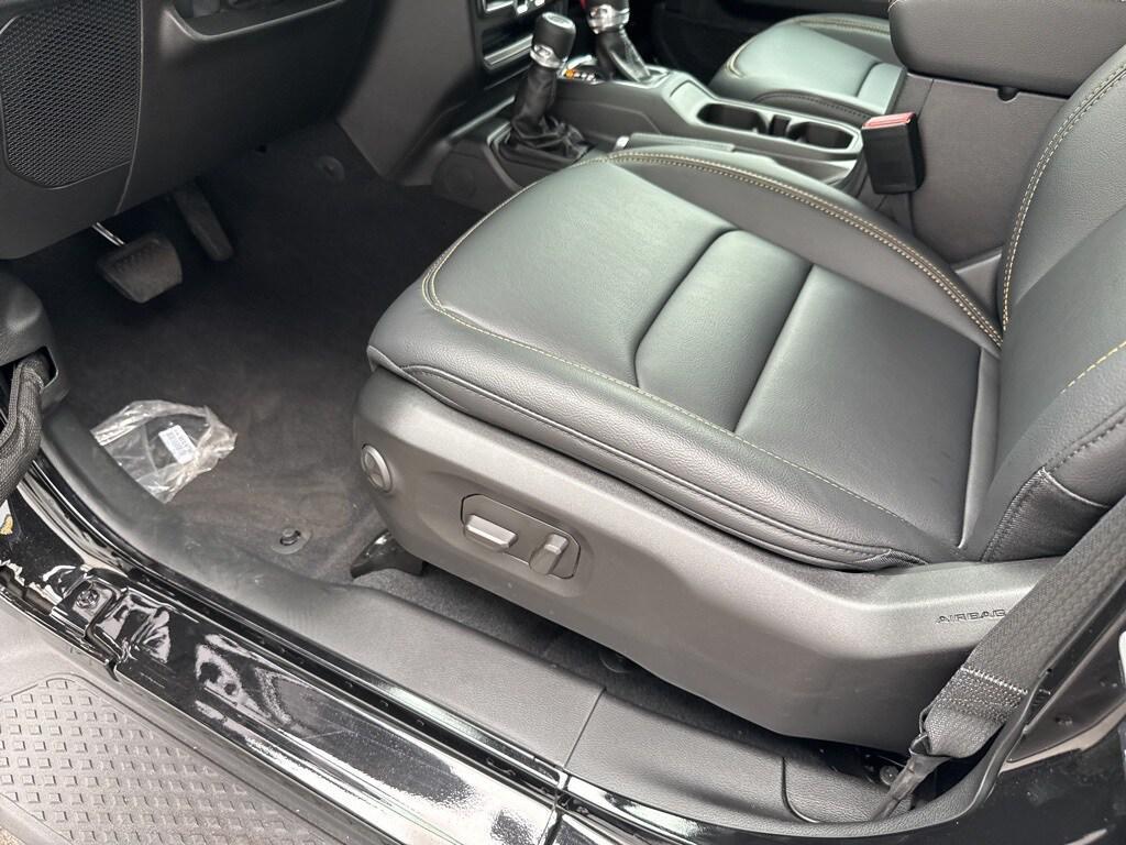 new 2025 Jeep Gladiator car, priced at $46,065