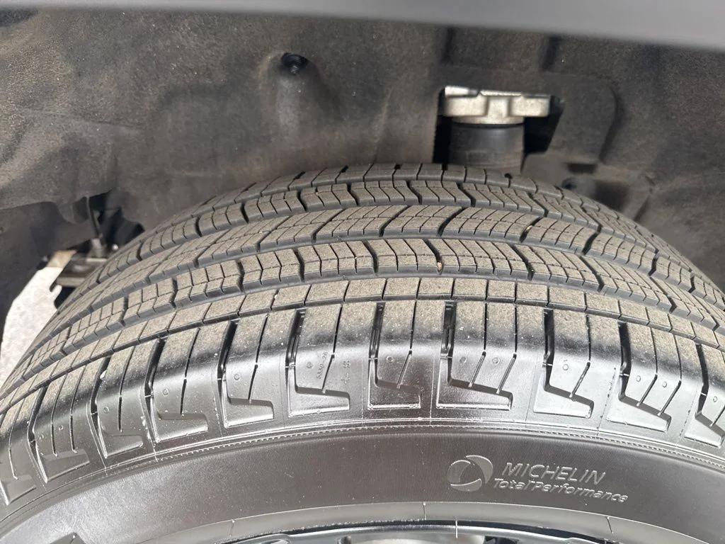 used 2024 Jeep Grand Cherokee car, priced at $34,990