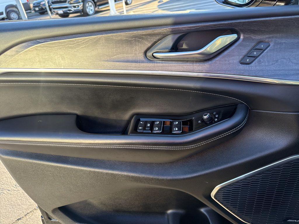 used 2022 Jeep Grand Cherokee car, priced at $29,990