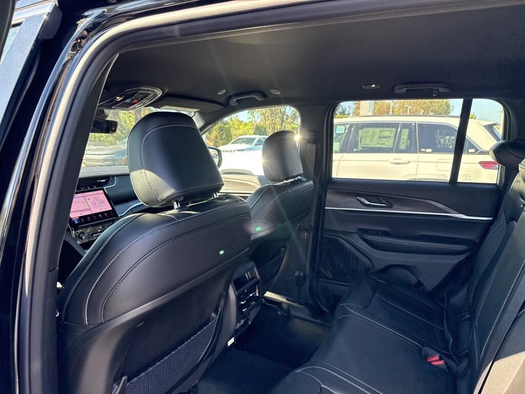 new 2025 Jeep Grand Cherokee car, priced at $44,495