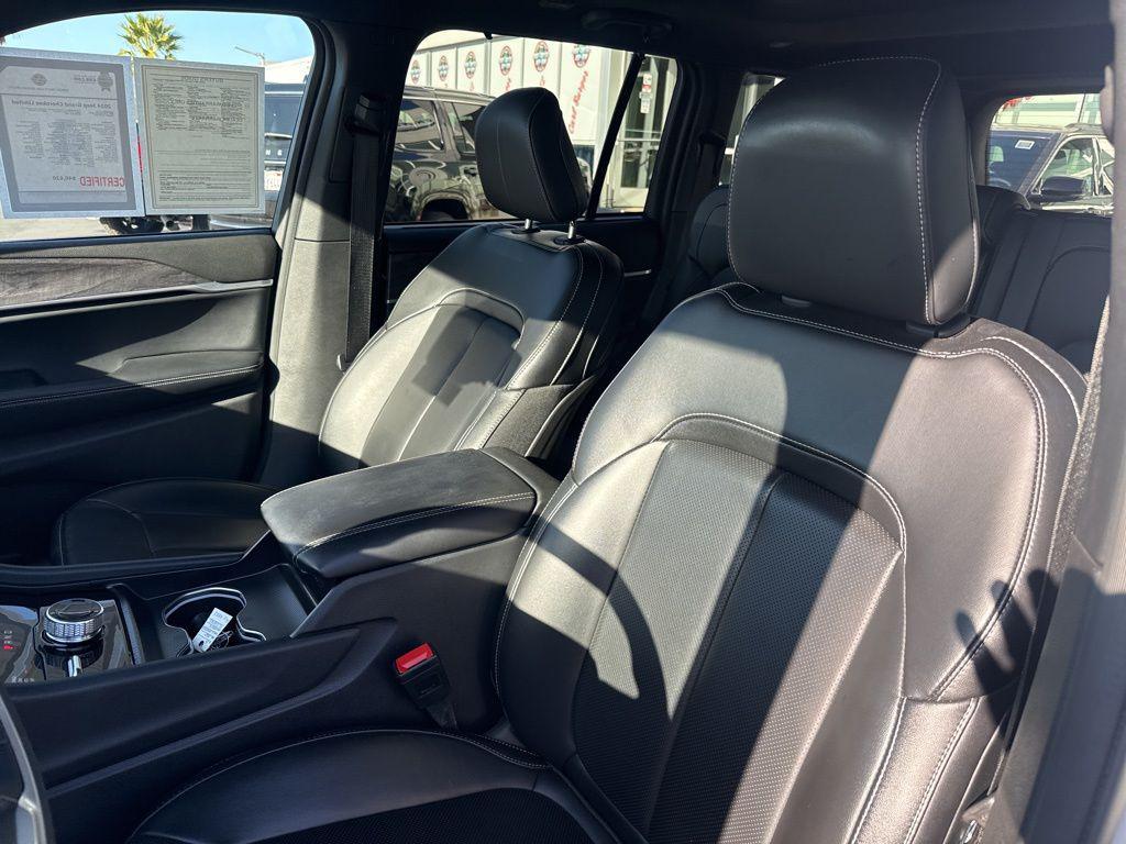 used 2024 Jeep Grand Cherokee car, priced at $37,990