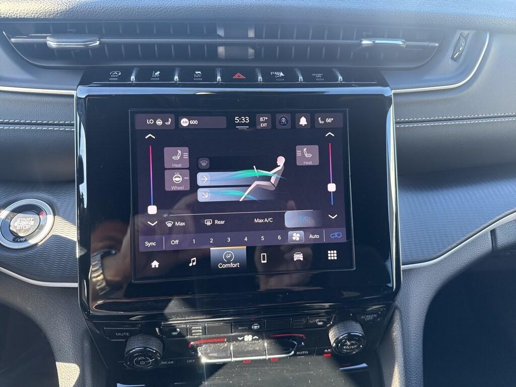 used 2024 Jeep Grand Cherokee car, priced at $27,990