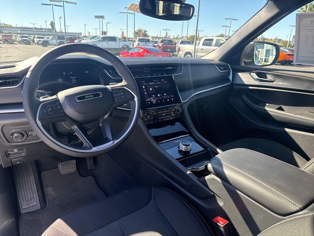 used 2024 Jeep Grand Cherokee car, priced at $27,990