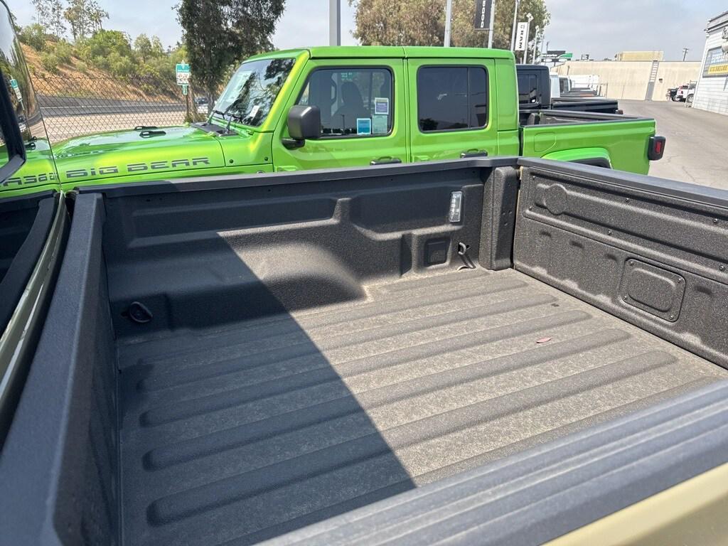 new 2025 Jeep Gladiator car, priced at $43,035