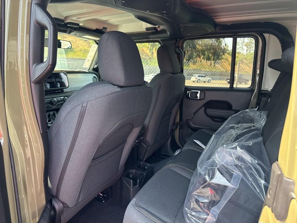 new 2025 Jeep Gladiator car, priced at $43,035