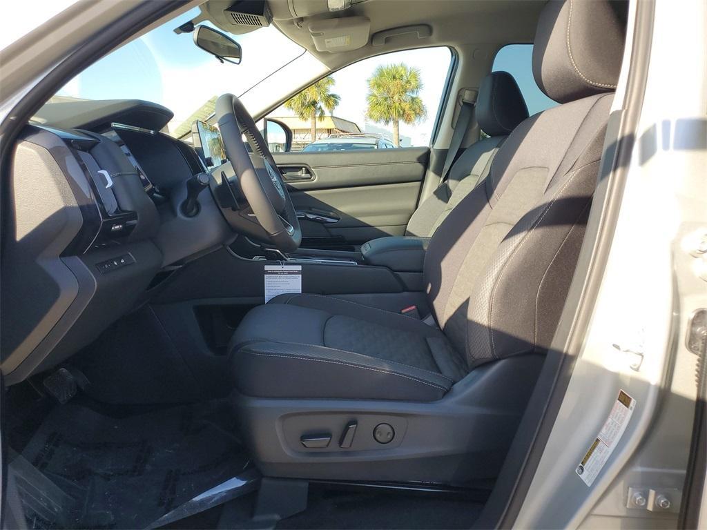 new 2025 Nissan Pathfinder car, priced at $31,898