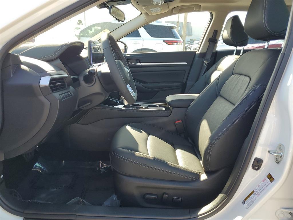 new 2025 Nissan Altima car, priced at $32,354