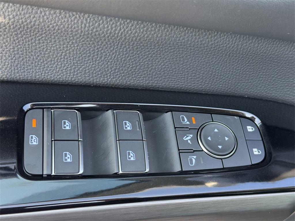 new 2025 Nissan Pathfinder car, priced at $44,236