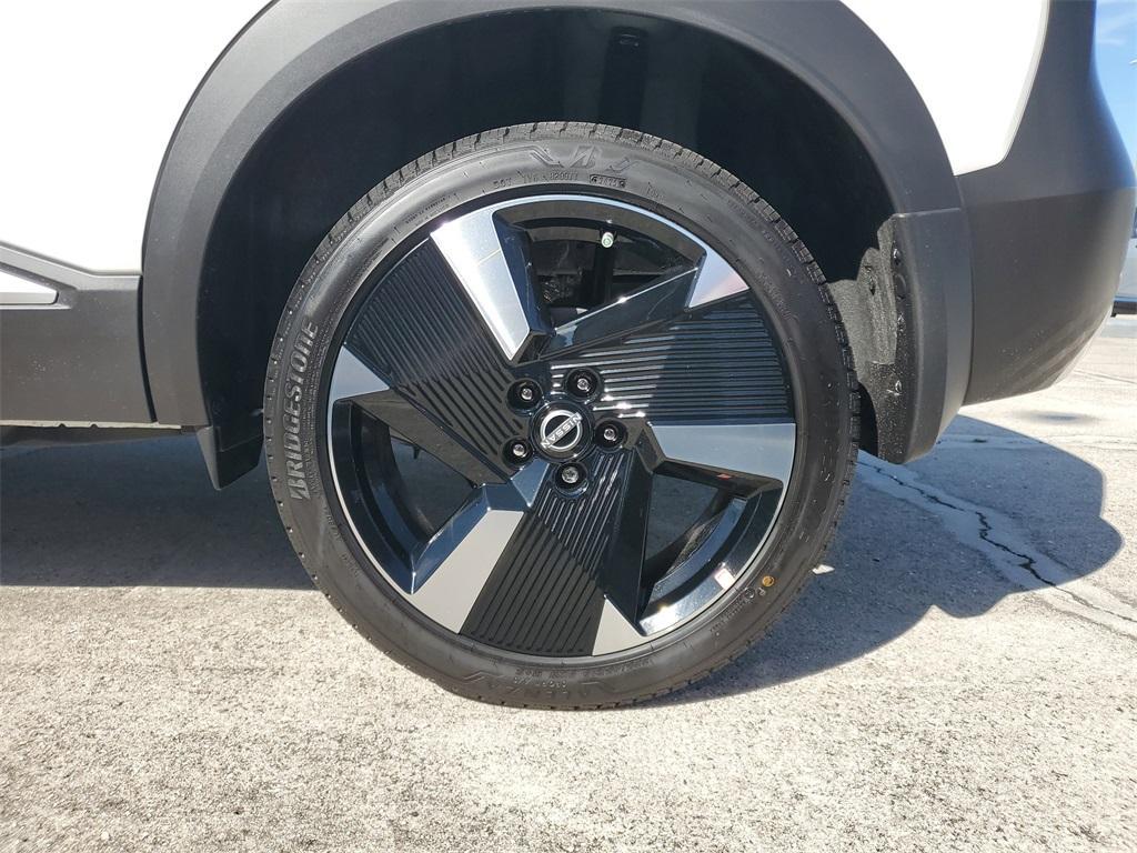 new 2025 Nissan Kicks car, priced at $25,438