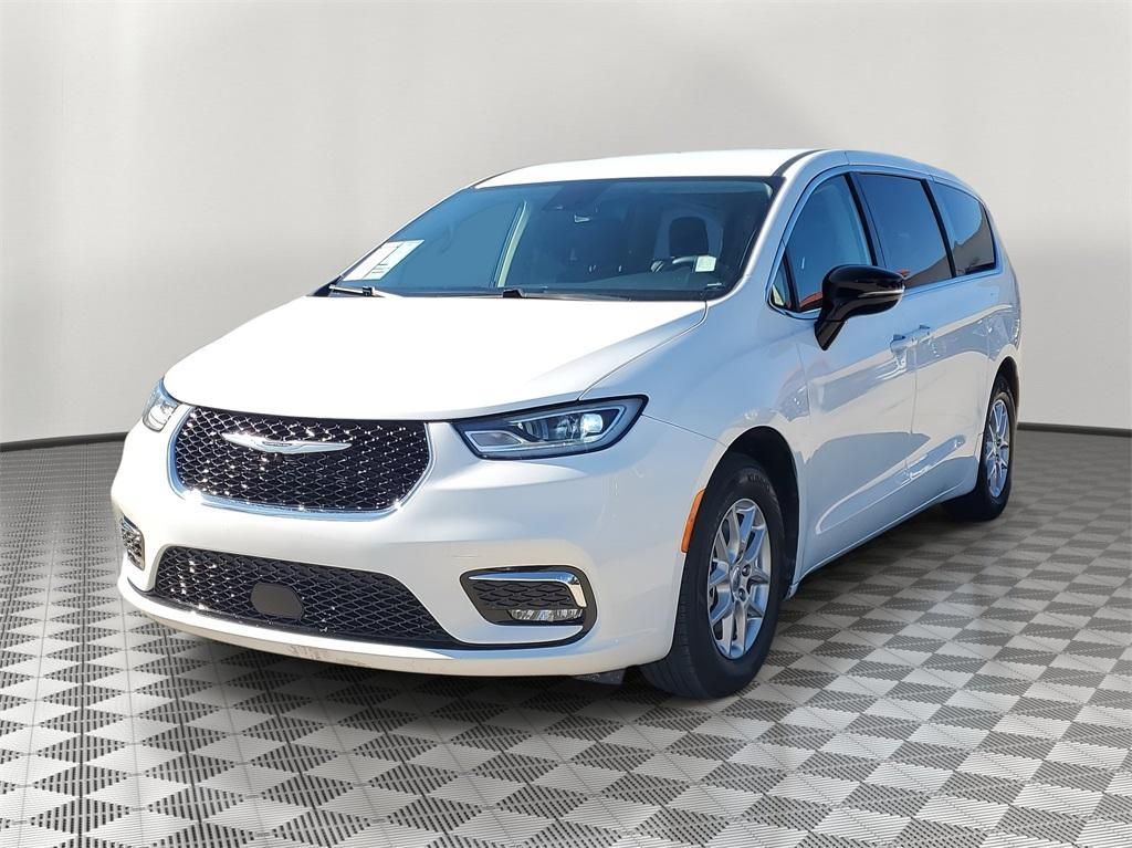 used 2024 Chrysler Pacifica car, priced at $28,800