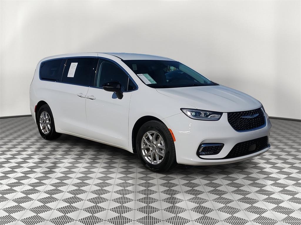 used 2024 Chrysler Pacifica car, priced at $28,800
