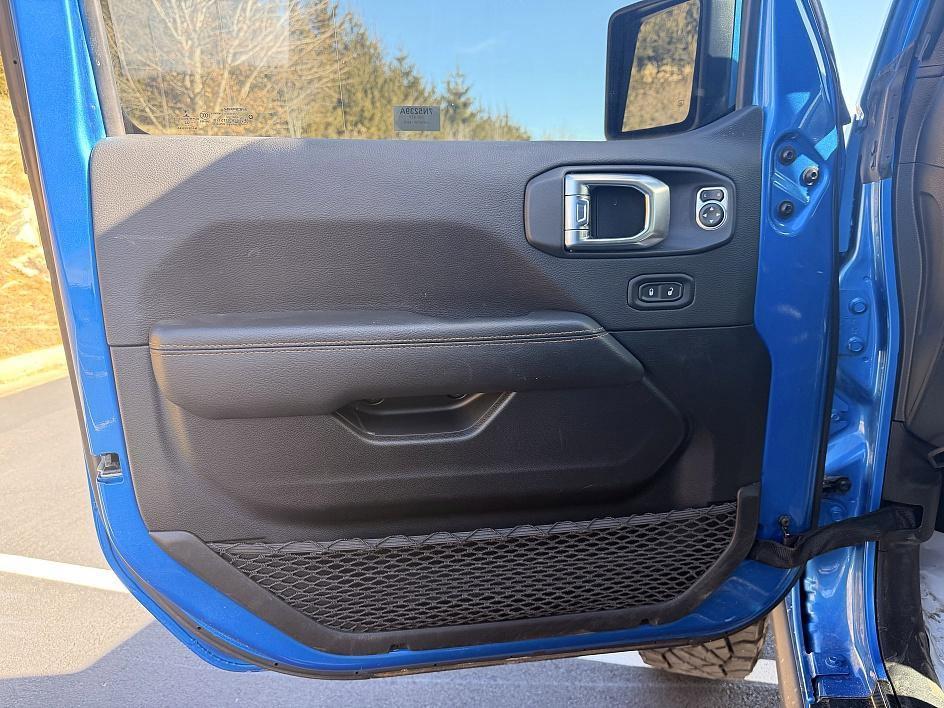 used 2022 Jeep Gladiator car, priced at $37,994