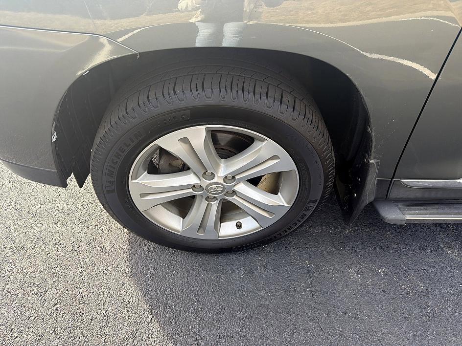 used 2013 Toyota Highlander car, priced at $11,758