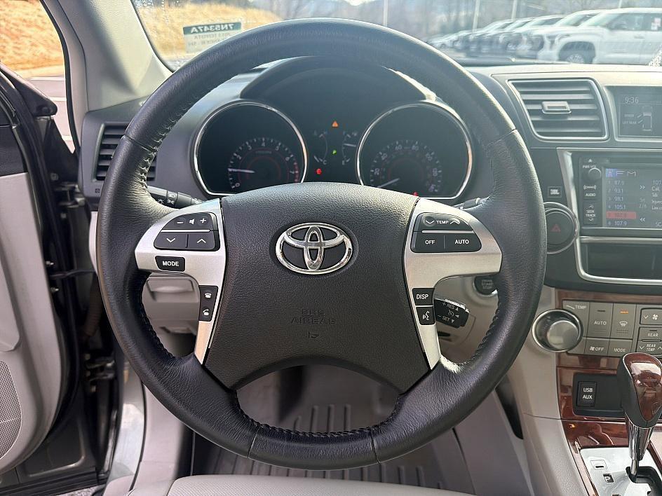 used 2013 Toyota Highlander car, priced at $11,758