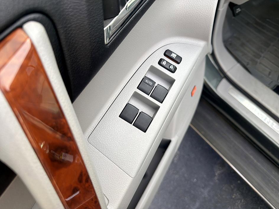 used 2013 Toyota Highlander car, priced at $11,758