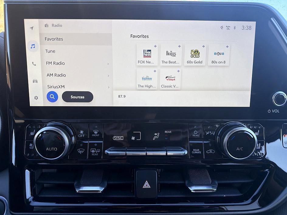 used 2023 Toyota Highlander Hybrid car, priced at $40,826