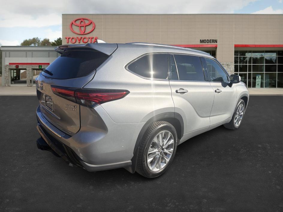 used 2023 Toyota Highlander Hybrid car, priced at $40,826
