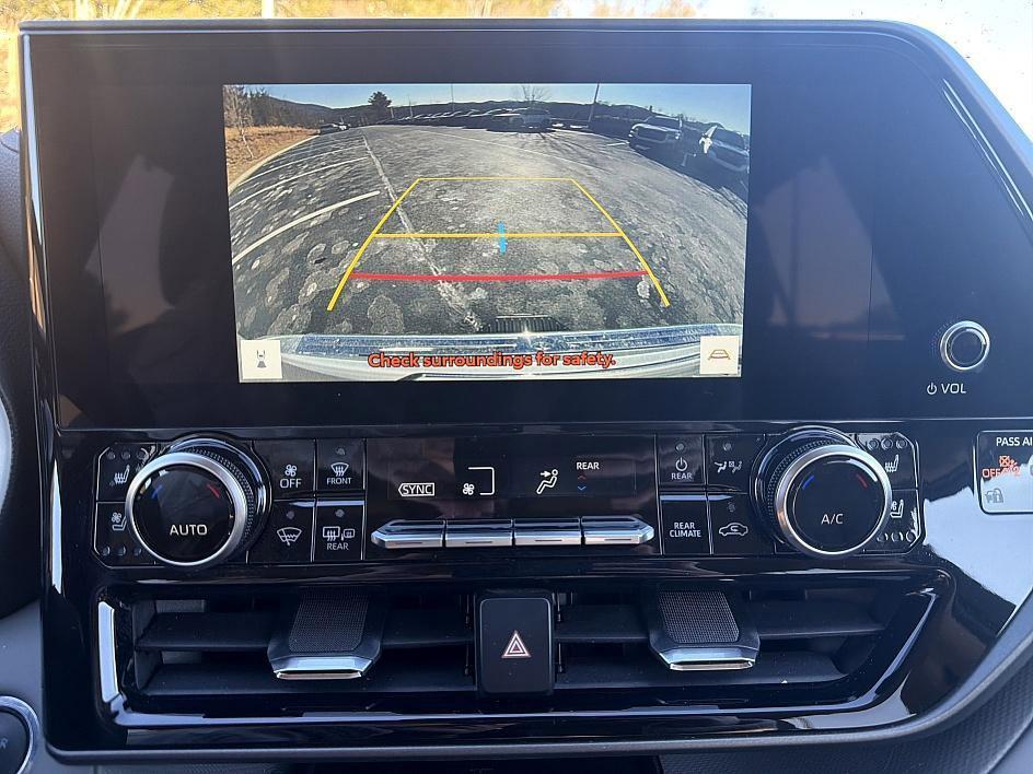 used 2023 Toyota Highlander Hybrid car, priced at $40,826