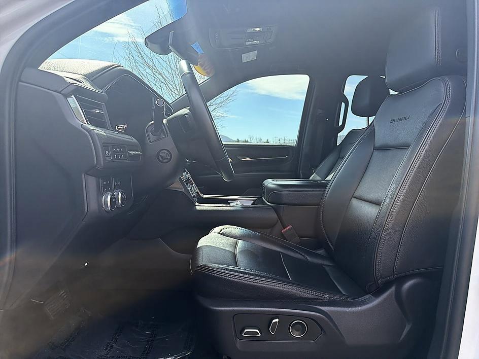 used 2023 GMC Yukon car, priced at $57,413