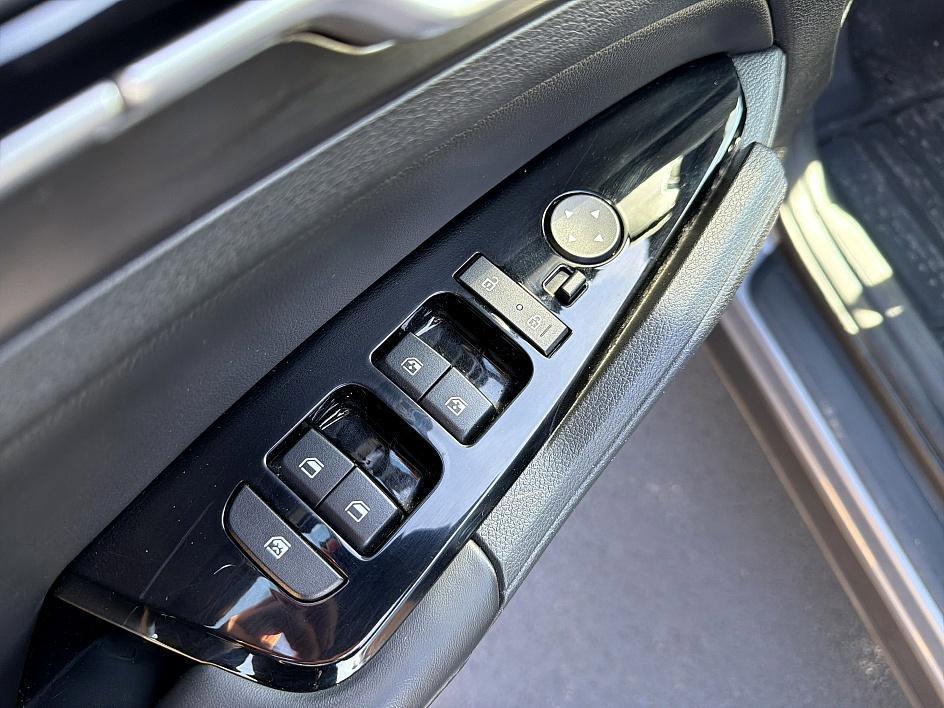 used 2023 Kia Sportage car, priced at $21,994