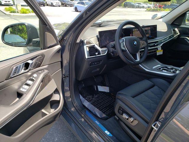 new 2026 BMW X7 car, priced at $97,785